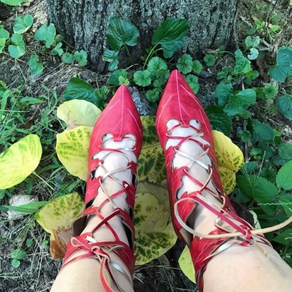 Red Elven Leaf Boots - Picture 5 of 8
